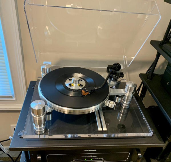 Oracle Delphi VI Turntable w/Sumiko MMT Tonearm, Grado Platinum